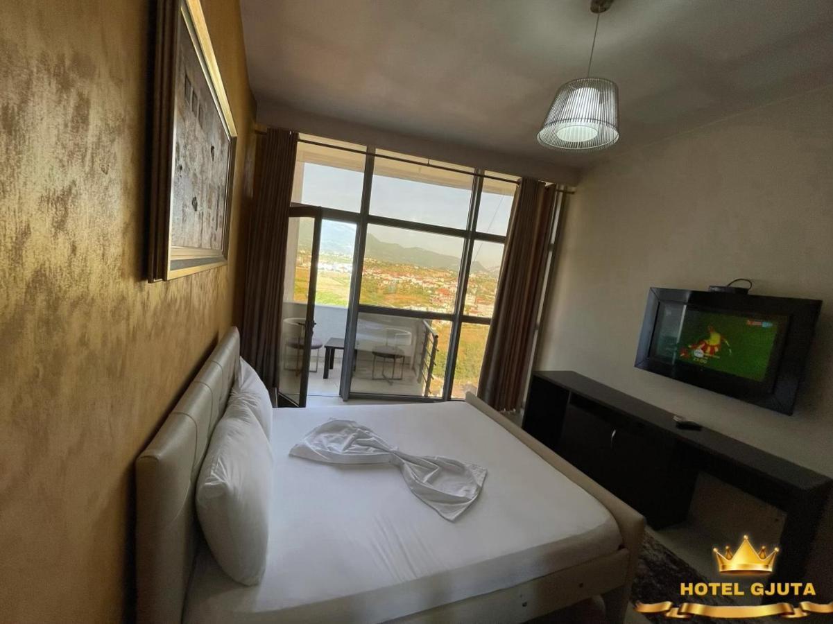 Hotel Gjuta Тирана Екстериор снимка