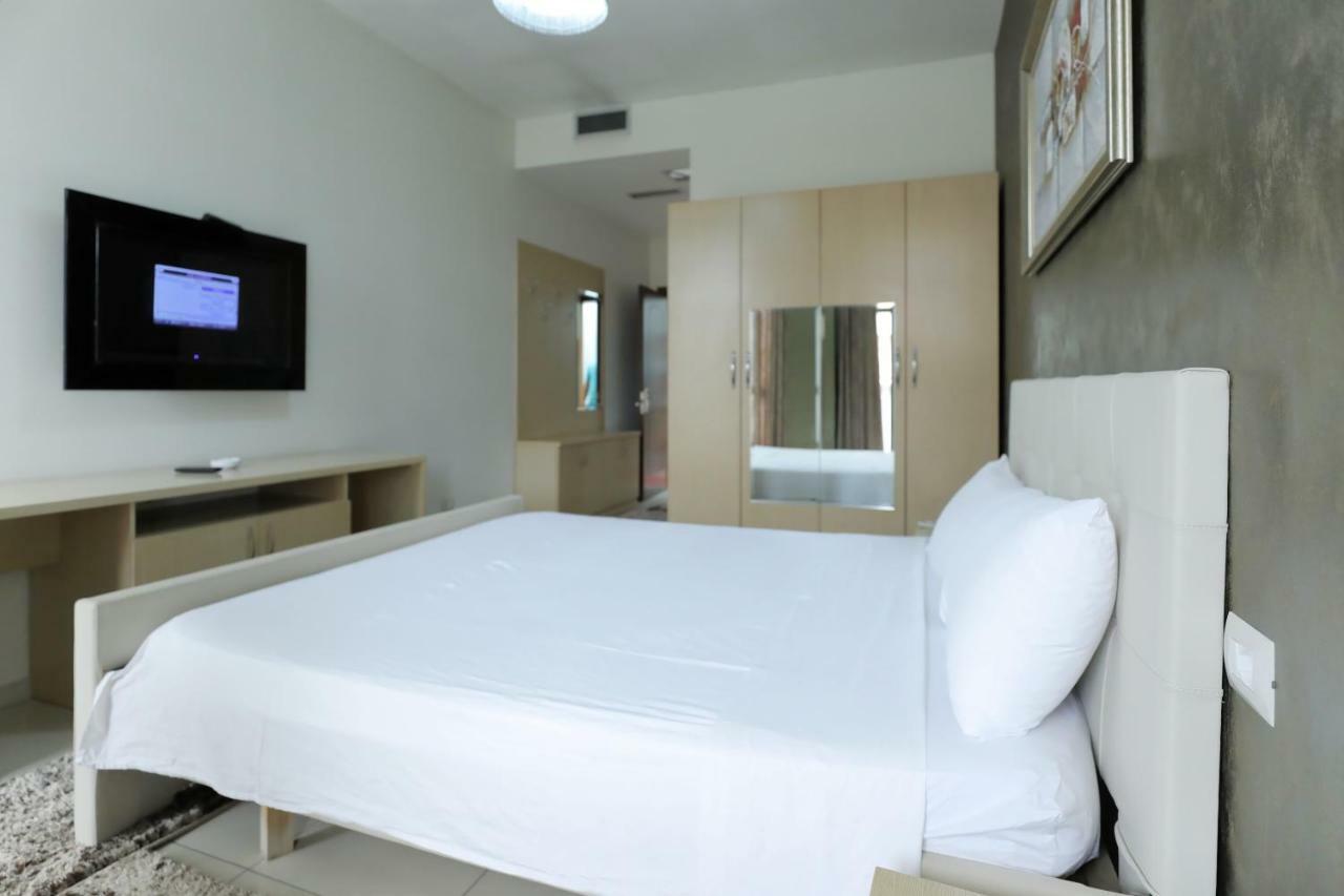 Hotel Gjuta Тирана Екстериор снимка
