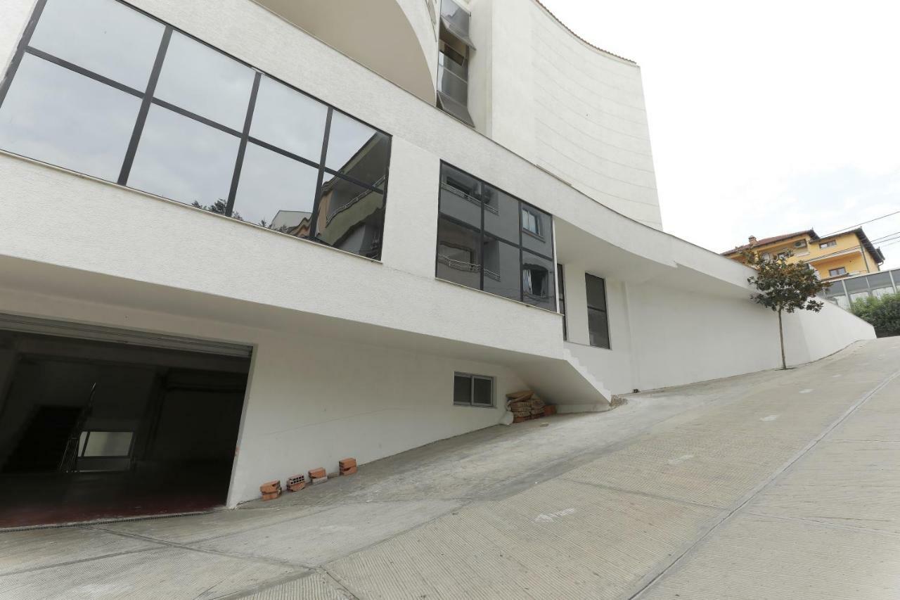 Hotel Gjuta Тирана Екстериор снимка