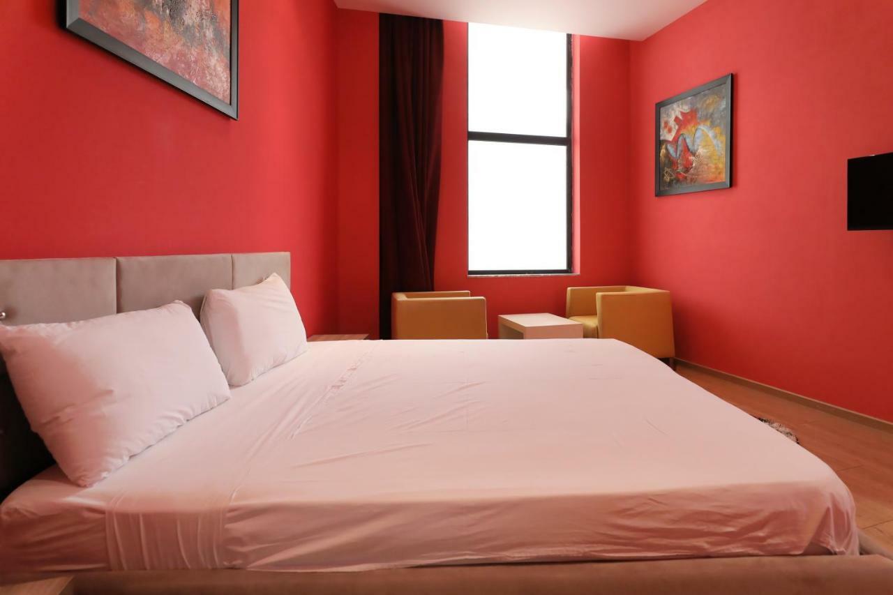 Hotel Gjuta Тирана Екстериор снимка