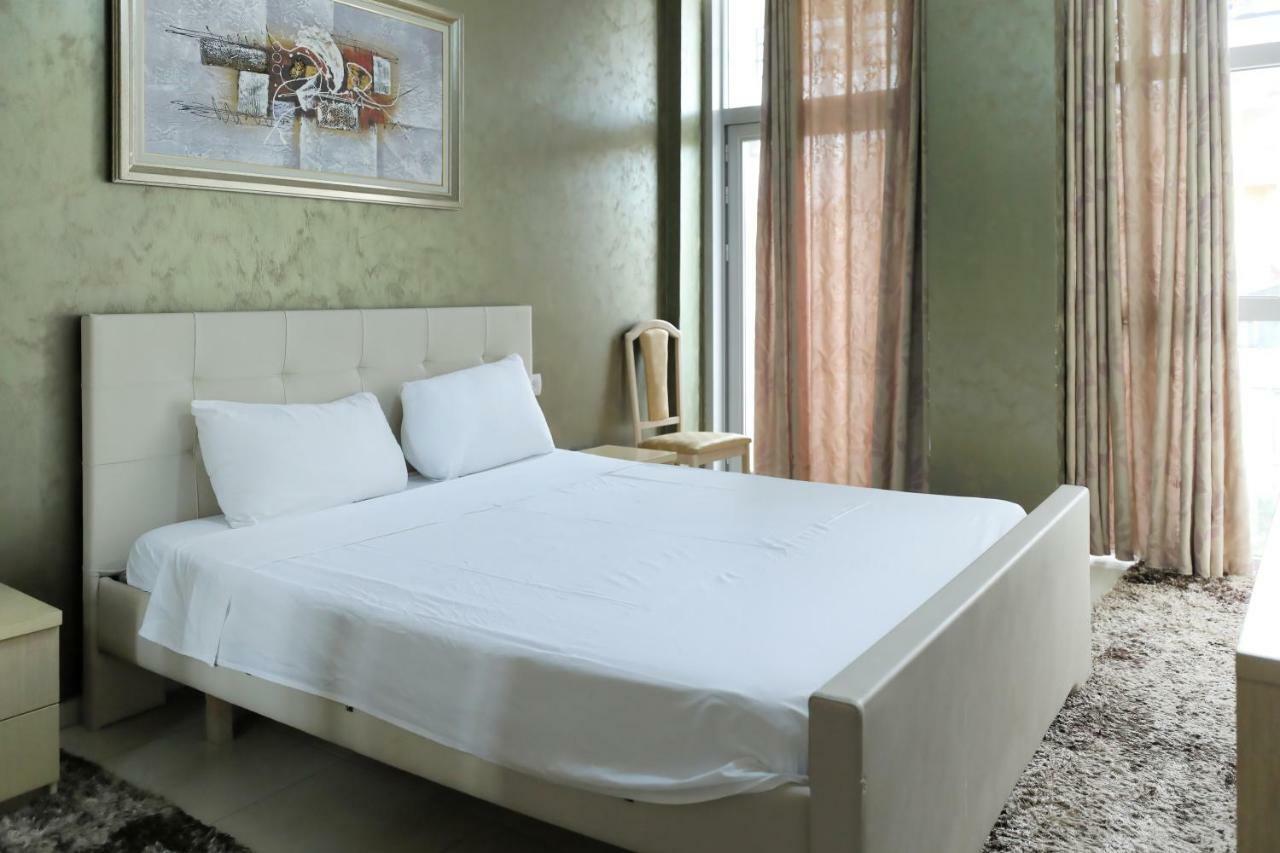 Hotel Gjuta Тирана Екстериор снимка
